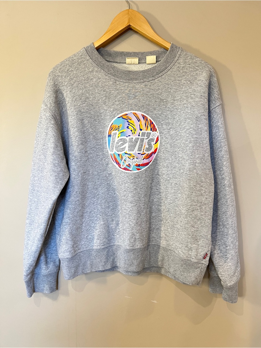 Levi's Gray Crewneck Sweatshirt with Multicolor Logo Circle